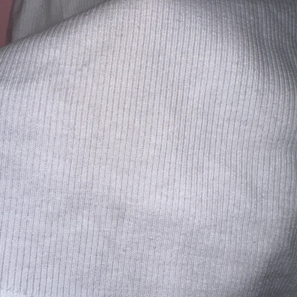 Old Navy Ribbed T-Shirt - Picture 2 of 2